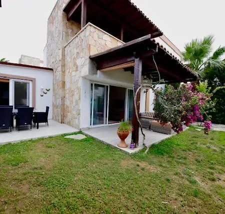Refreshing And Peaceful Home With Shared Pool And Garden In Bodrum Appartement Gümbet