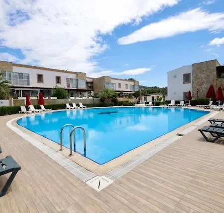 Refreshing And Peaceful Home With Shared Pool And Garden In Bodrum Apartment Gümbet